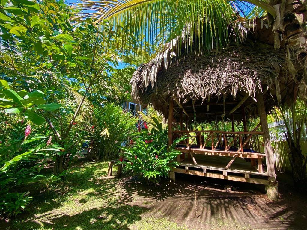 Casa De La Iguana Hostel Lívingston Exterior foto