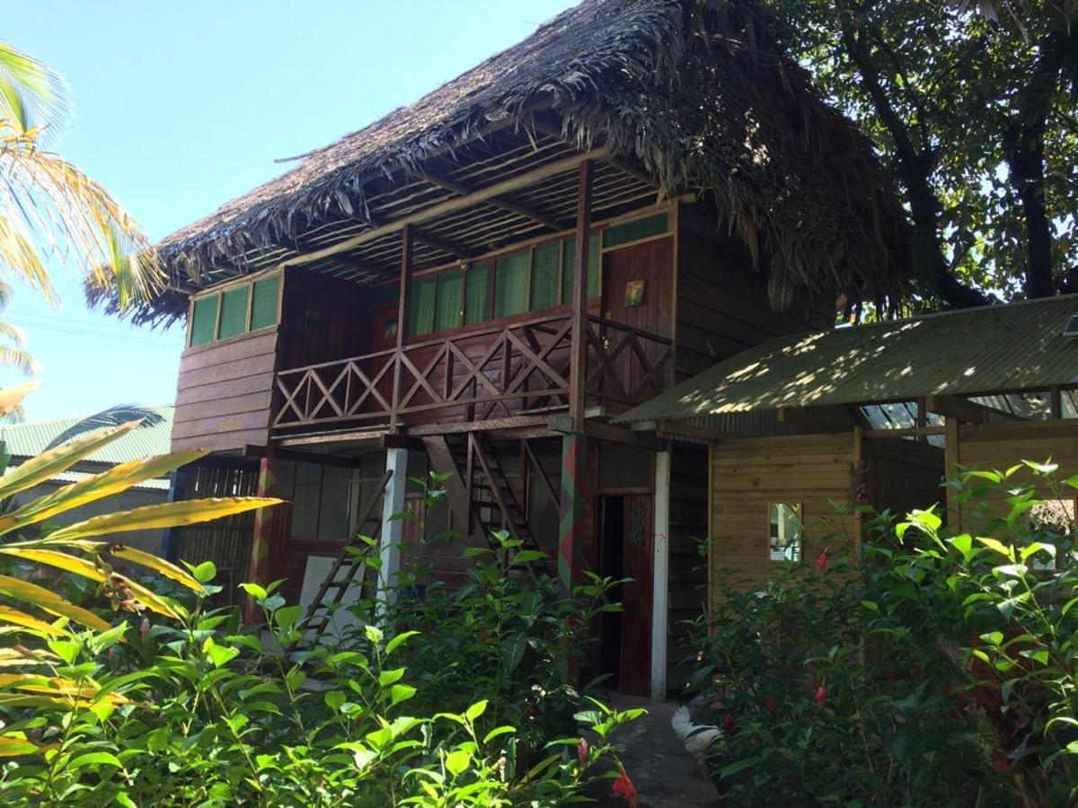 Casa De La Iguana Hostel Lívingston Exterior foto